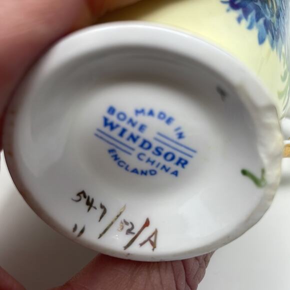 Vintage Windsor England Bone China Teacup and Saucer - Picture 9 of 12